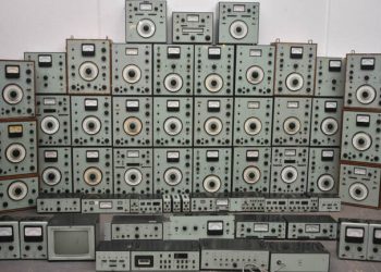 Vintage Bruel & Kjaer Lab Equipment Up for Auction at Bargain Price