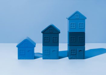 Top 5 Benefits of Studying for Your License in Real Estate Online