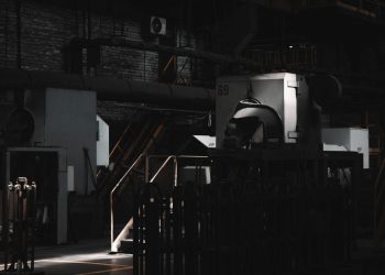 Health and Safety Regulations Influencing Heavy Machinery Moving Projects