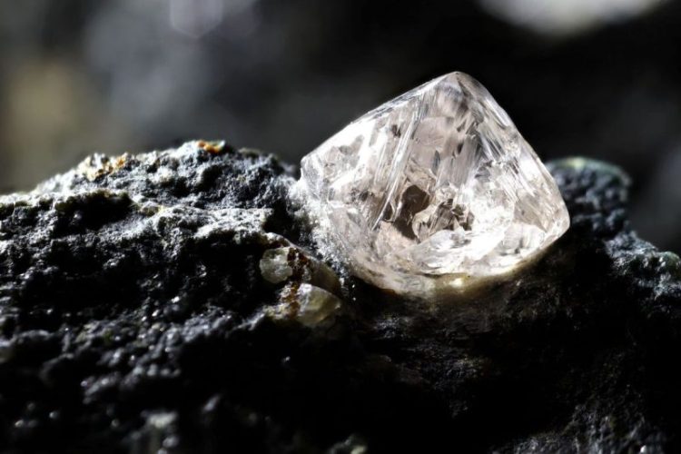 Top 5 Canadian Mining Stocks This Week: Mountain Province Diamonds Shines with 114 percent Gain