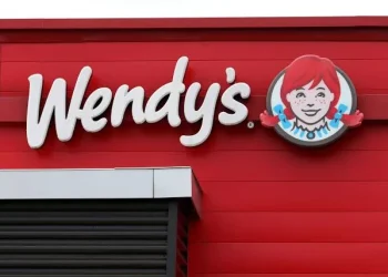 Wendy’s stock price prediction: $5 bear, $13 bull on…