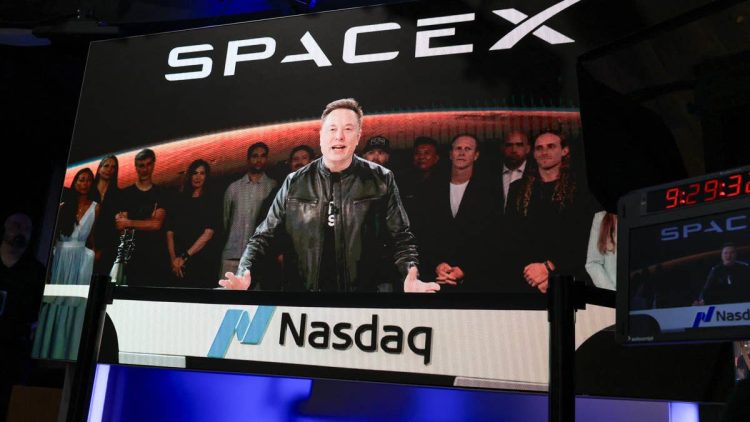 Veteran hedge fund manager makes a brazen SpaceX bet