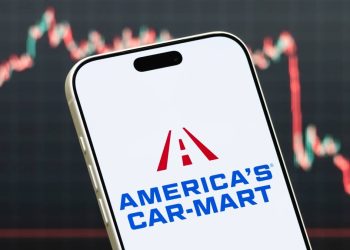 Major car dealer cuts 40% of its locations, issues serious warning