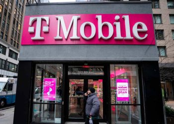T-Mobile stands to gain as another key rival retreats from retail