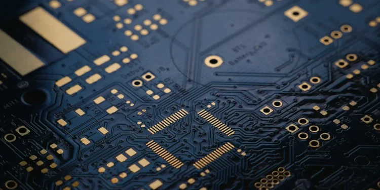 Micron MU Stock: $1,486 Bull Case vs $740 Bear Case