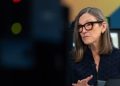 Cathie Wood buys $2.1M of tumbling AI stock