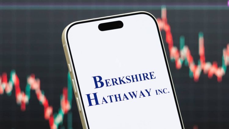 Berkshire’s record cash pile sparks growing pressure