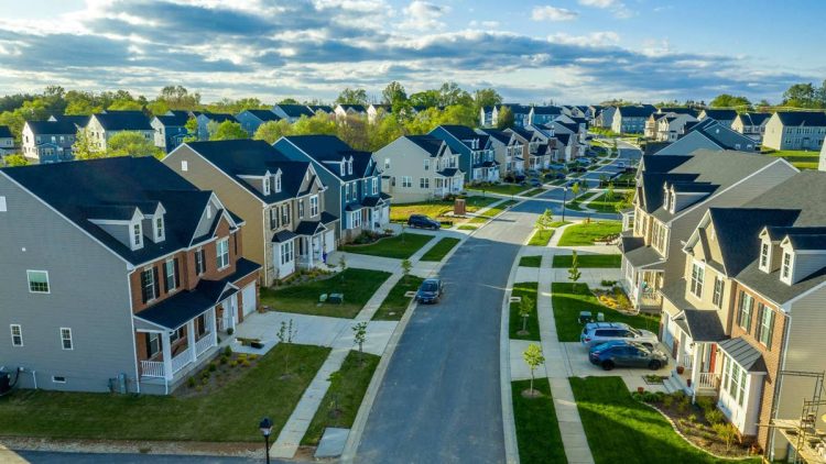 Zillow warns Americans on mortgage rates, housing market