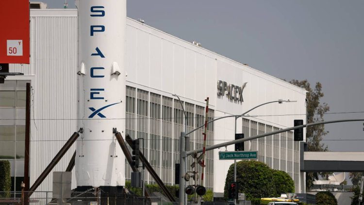 Jim Cramer sees the writing on the wall for SpaceX investors