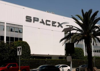 T-Mobile’s CEO just dismantled SpaceX and Starlink’s big goal
