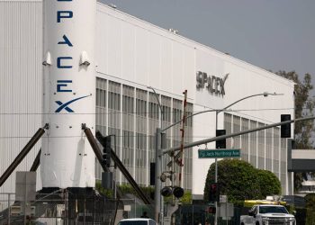 Top analyst sees trouble looming for SpaceX stock