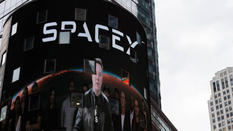 SpaceX renews investor hope with bold new plan