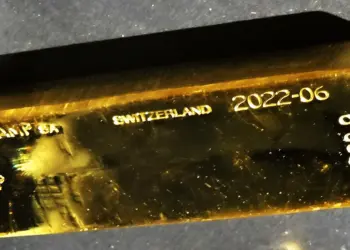 Gold Price Climbs to $4,394 as Oil Falls and the Bank of…