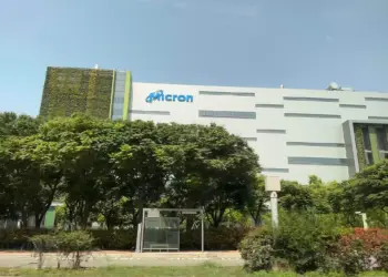 Micron (MU) Stock Prediction: $1,500 Bull vs $560 Bear