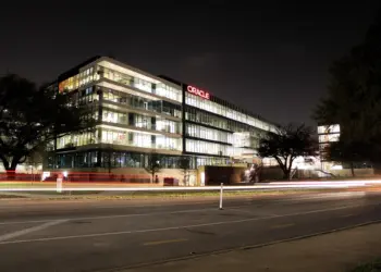 Oracle Stock Price Prediction: $137 Now, $205 Bull, $98 Bear
