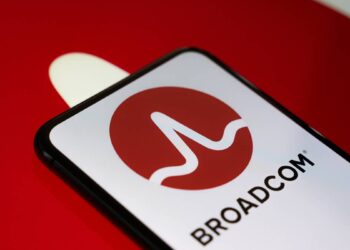 Top Analyst sets jaw-dropping Broadcom stock target after earnings