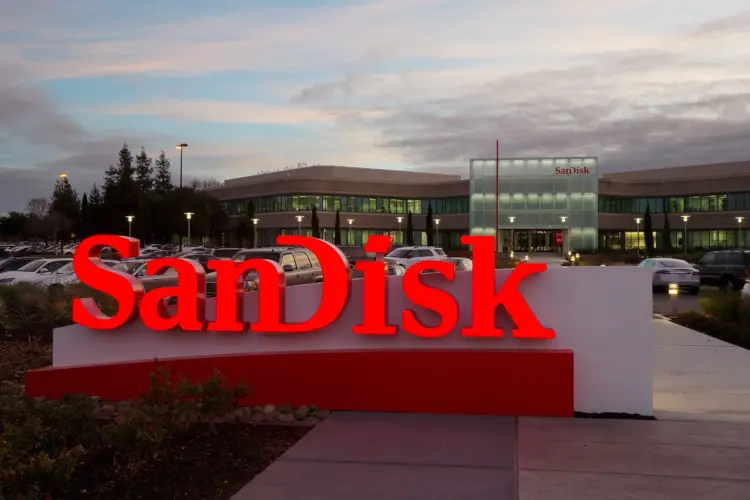 SanDisk SNDK stock prediction: $2,650 bull vs $780 bear