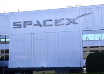 SpaceX just won something that gives its investors hope