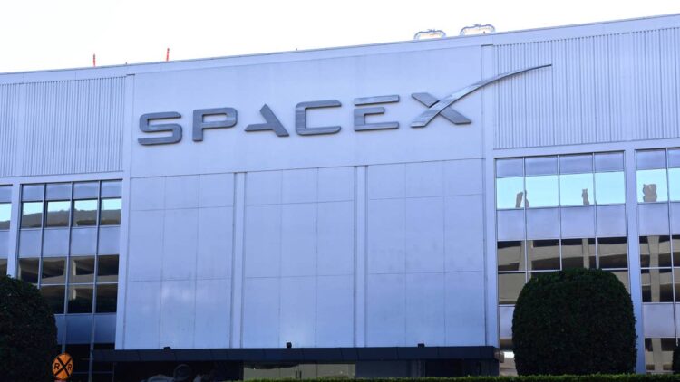 SpaceX just won something that gives its investors hope