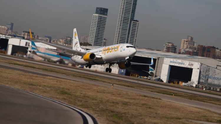 South America’s Spirit Airlines canceled 2,500 flights, files for bankruptcy