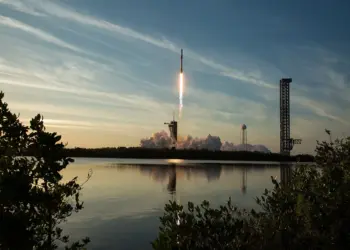SPCX Stock Closed at $160.57 as Starlink’s 800 MHz…