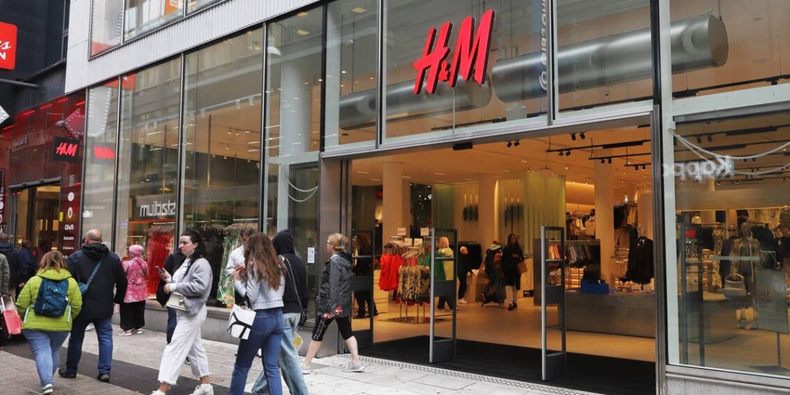 Fashion retailer makes major holiday move after clothing shortage 