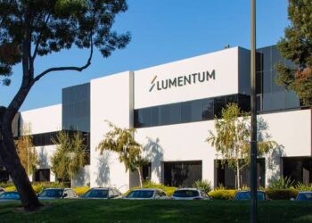 Lumentum Stock Rises 8% as StoneX Sets $1,200 Target Ahead…