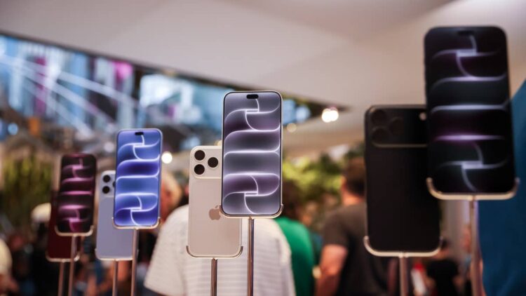 Apple’s priciest iPhone is giving some AT&T customers problems