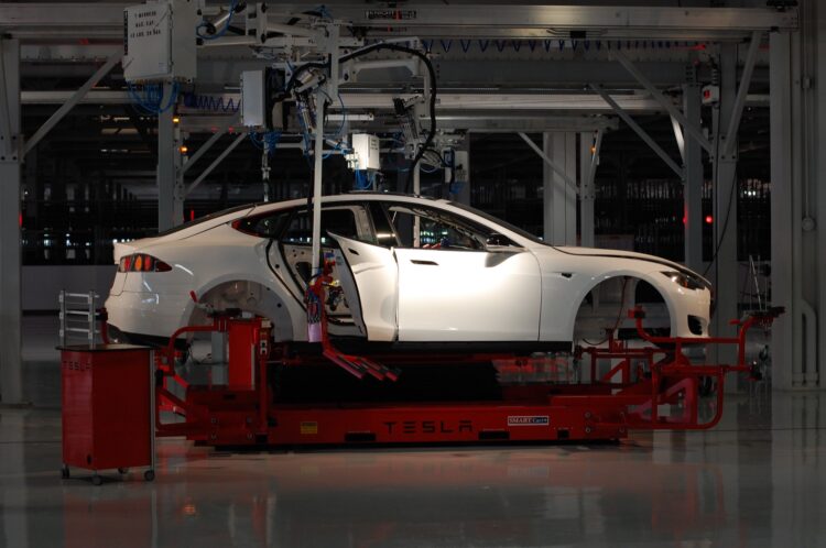 Tesla Stock After Q3: Bull and Bear Case as a $0.48 Beat…